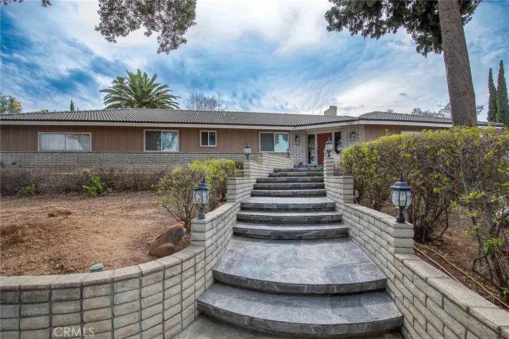 23144 Twin Canyon Grand Terrace, CA 92313