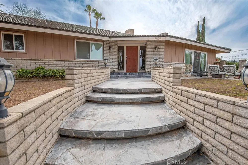 23144 Twin Canyon Grand Terrace, CA 92313