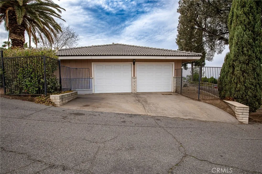 23144 Twin Canyon Grand Terrace, CA 92313