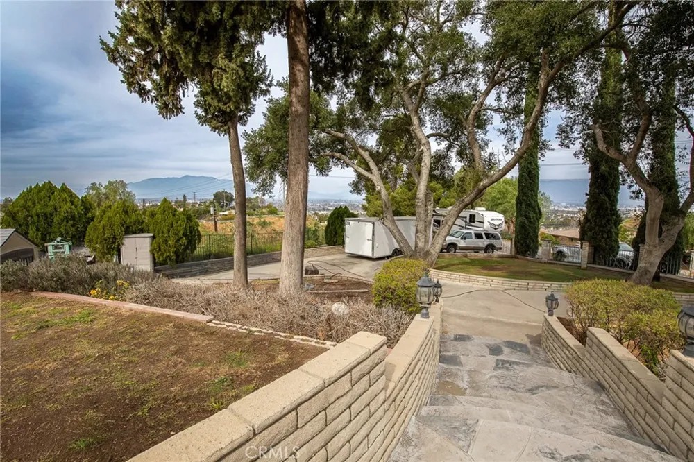 23144 Twin Canyon Grand Terrace, CA 92313