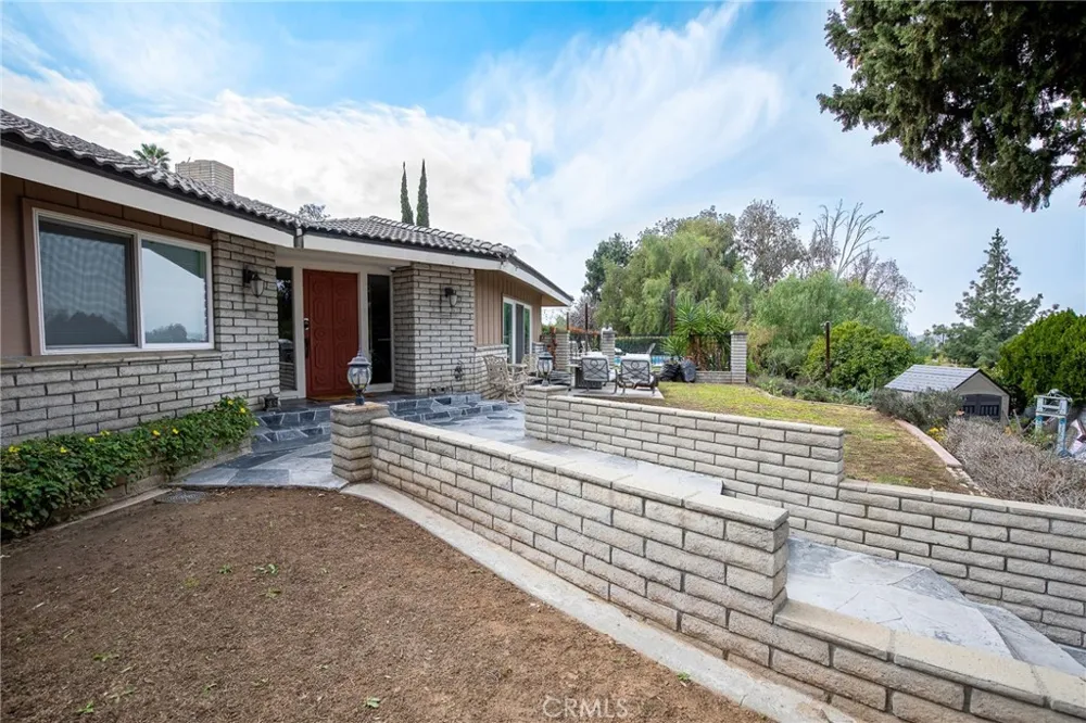 23144 Twin Canyon Grand Terrace, CA 92313