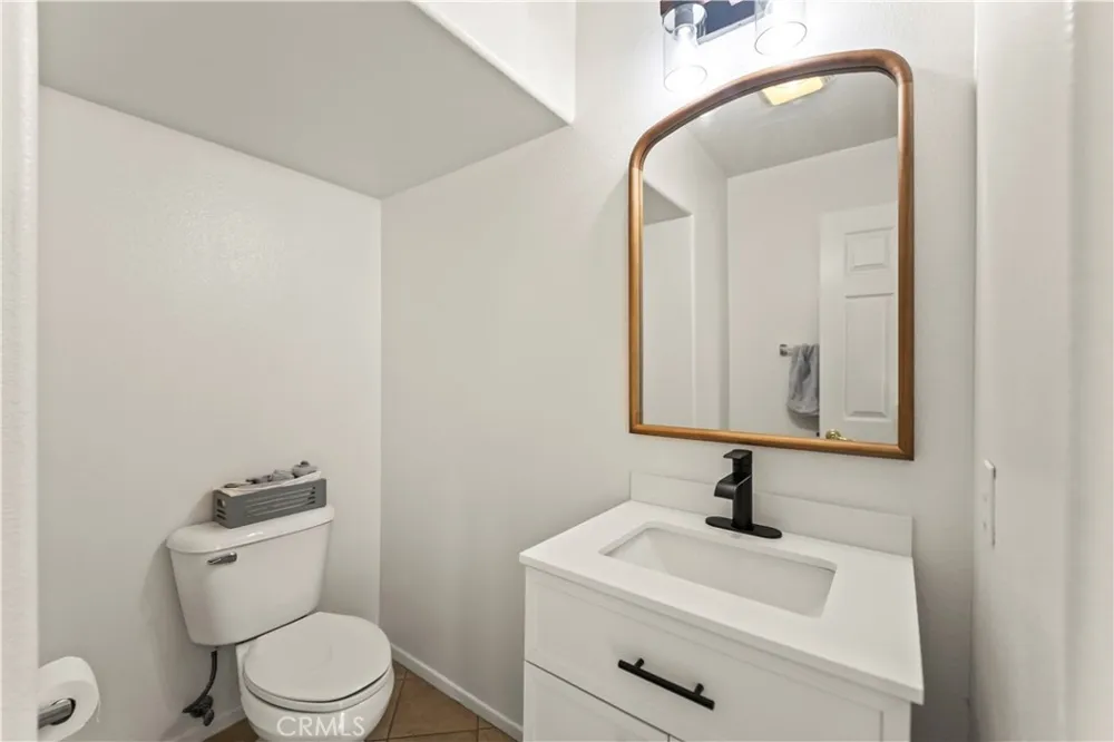 607 Terra Bella Irvine, CA 92602
