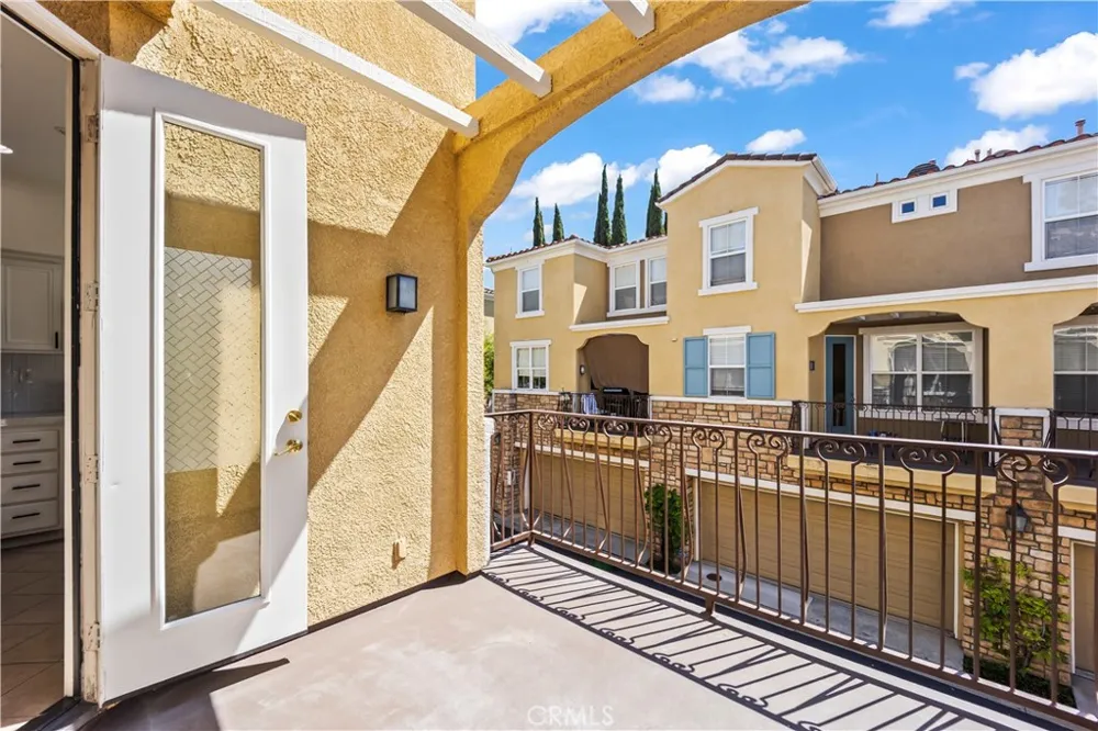 607 Terra Bella Irvine, CA 92602