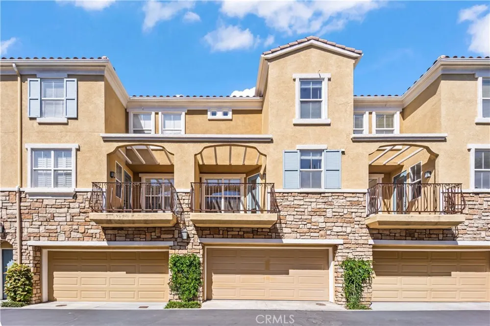 607 Terra Bella Irvine, CA 92602