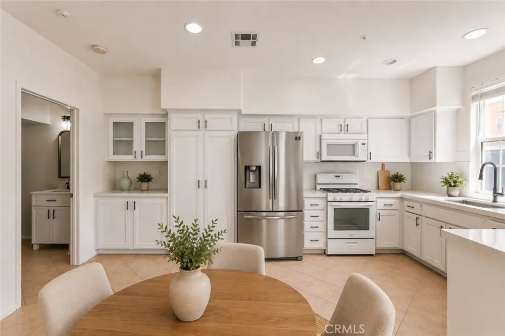 607 Terra Bella Irvine, CA 92602