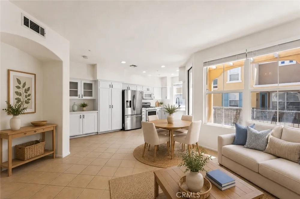 607 Terra Bella Irvine, CA 92602