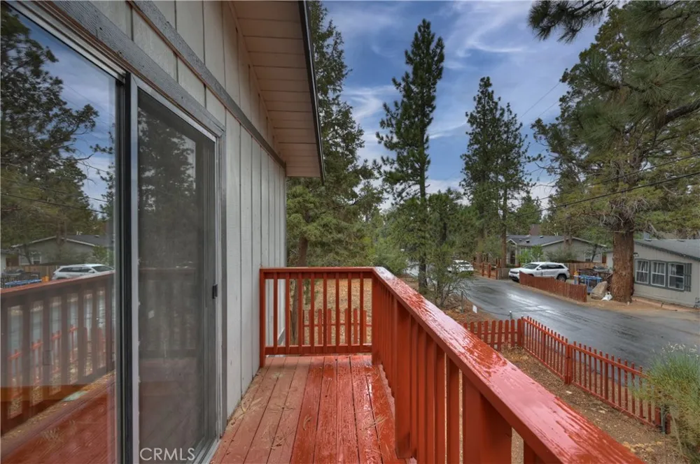 418 Sunset Lane Sugarloaf, CA 92386