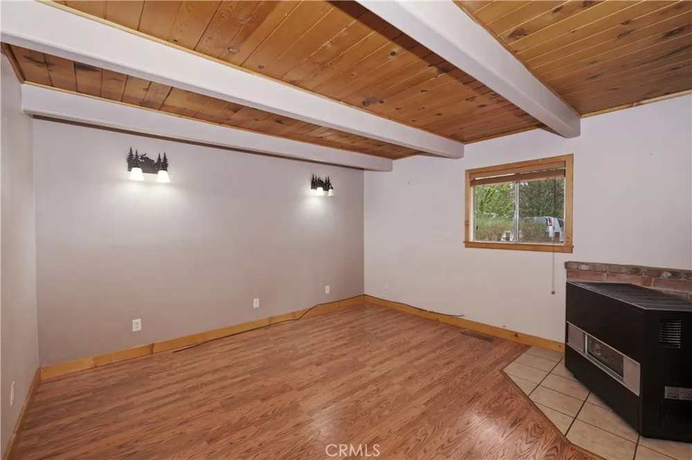 418 Sunset Lane Sugarloaf, CA 92386