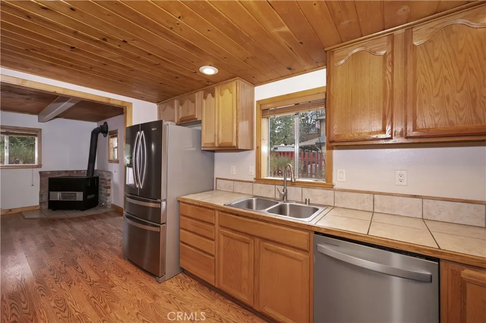418 Sunset Lane Sugarloaf, CA 92386