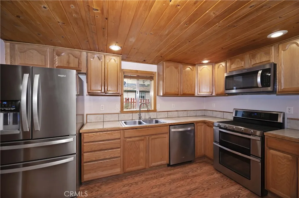 418 Sunset Lane Sugarloaf, CA 92386