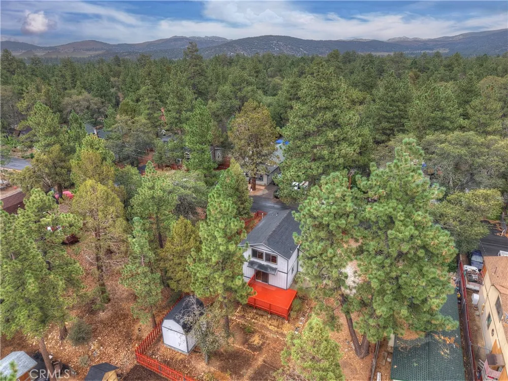 418 Sunset Lane Sugarloaf, CA 92386