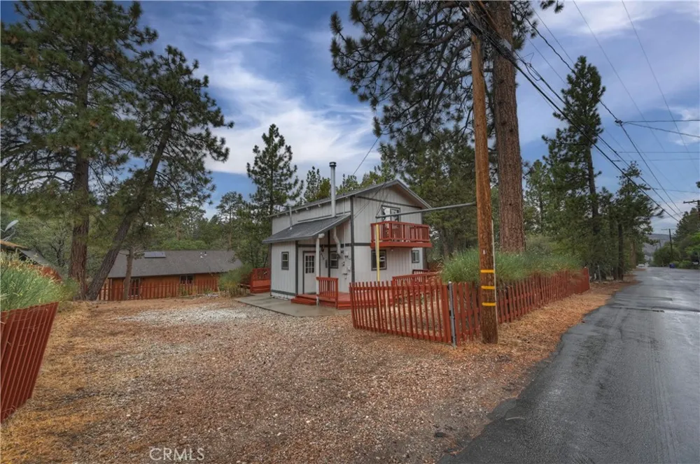 418 Sunset Lane Sugarloaf, CA 92386