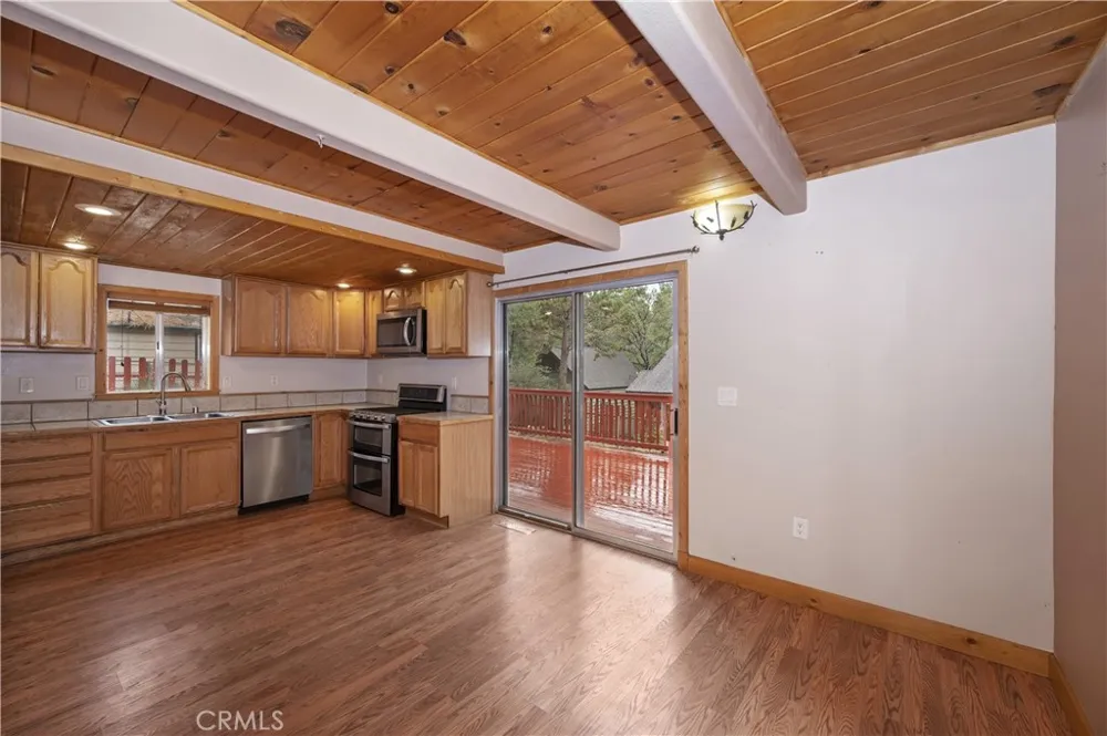 418 Sunset Lane Sugarloaf, CA 92386
