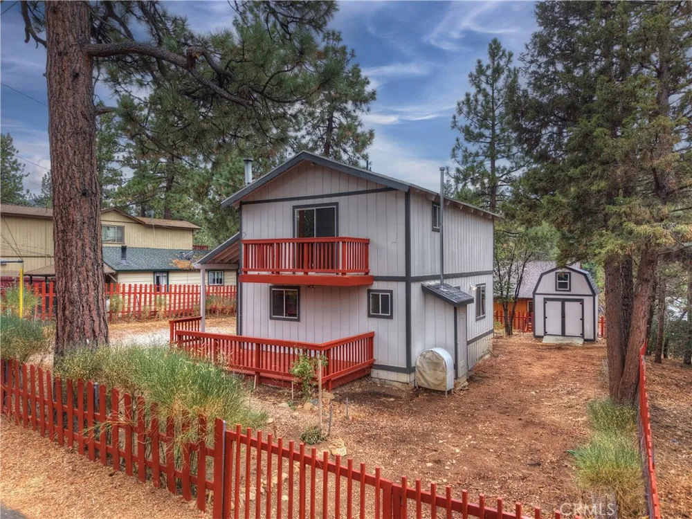 418 Sunset Lane Sugarloaf, CA 92386