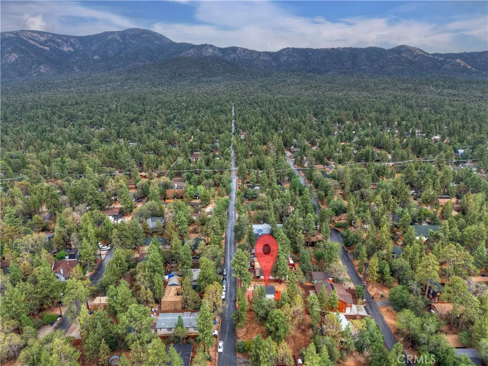 418 Sunset Lane Sugarloaf, CA 92386