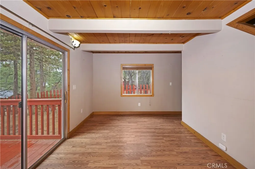 418 Sunset Lane Sugarloaf, CA 92386