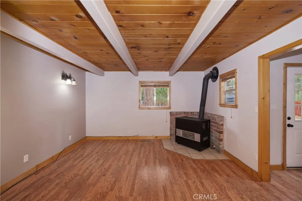 418 Sunset Lane Sugarloaf, CA 92386
