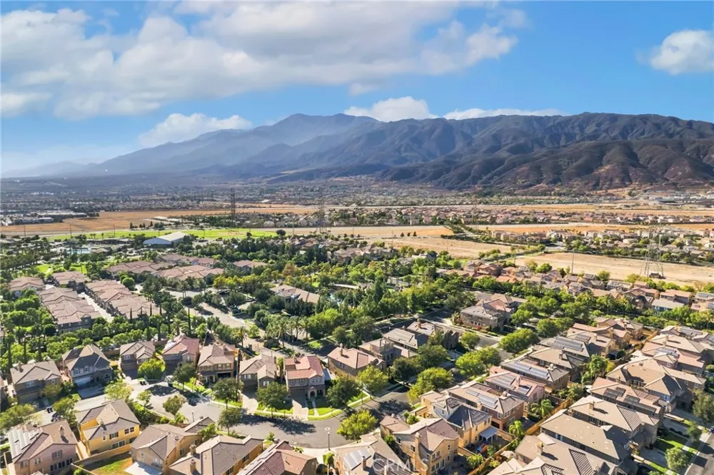 5603 Galasso Fontana, CA 92336