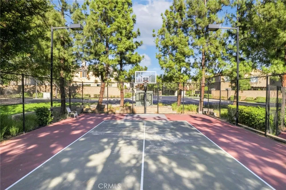 5603 Galasso Fontana, CA 92336
