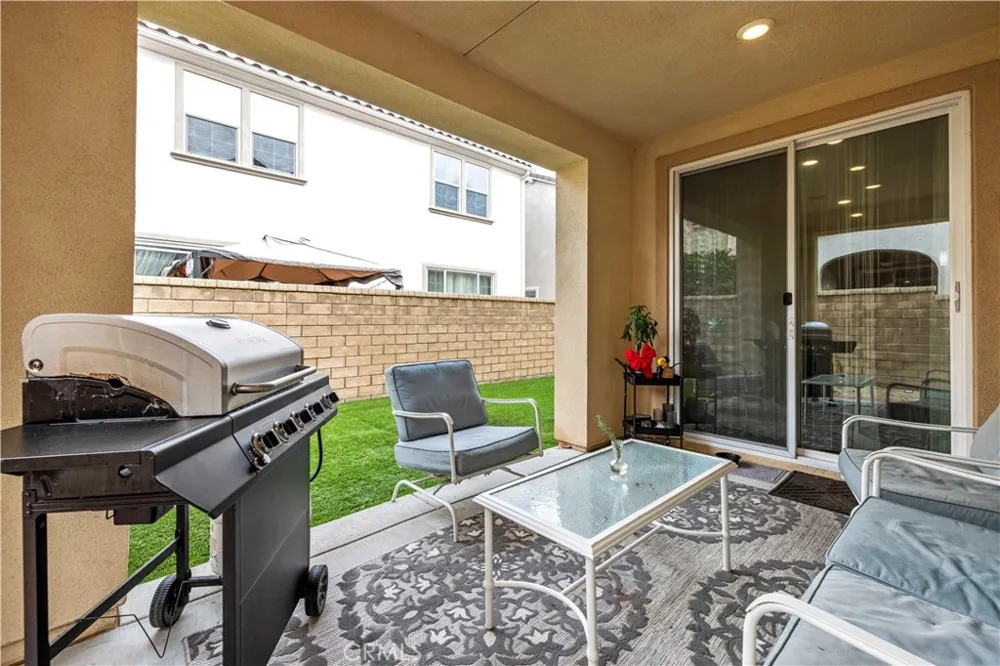 24157 Via Perla Valencia, CA 91354