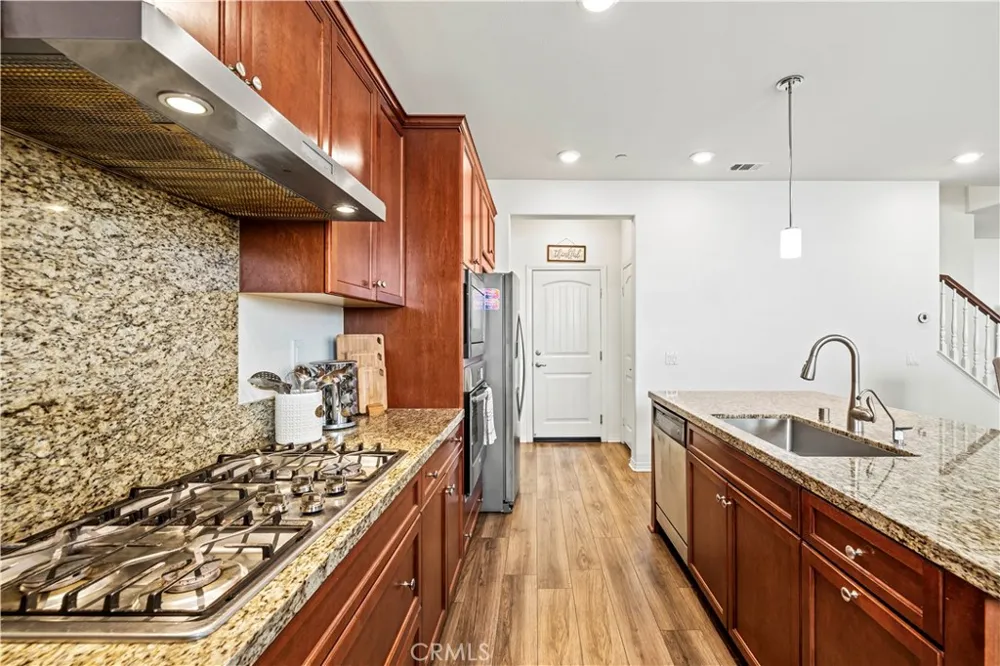 24157 Via Perla Valencia, CA 91354