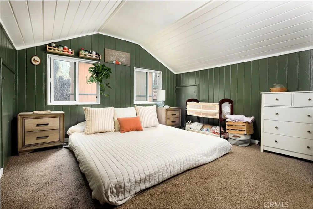 23668 Scenic Crestline, CA 92325