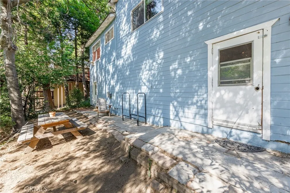 23668 Scenic Crestline, CA 92325