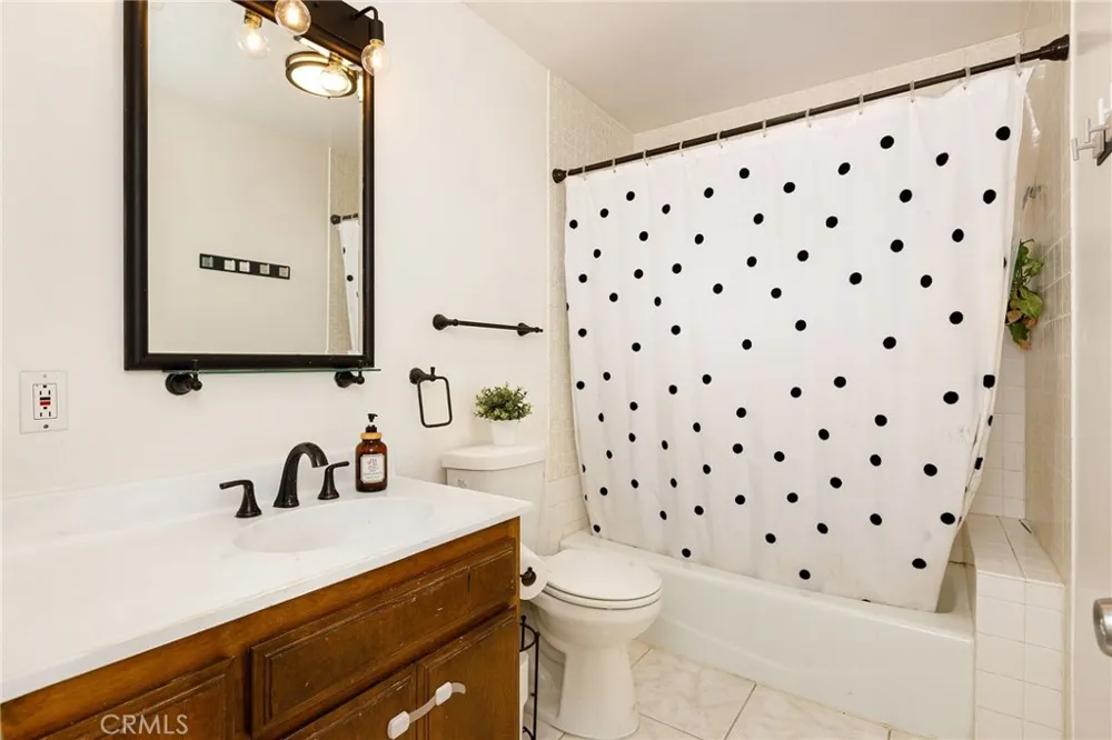 23668 Scenic Crestline, CA 92325