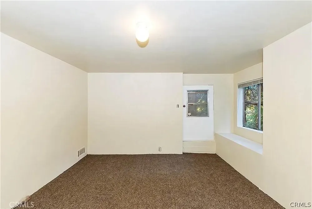23668 Scenic Crestline, CA 92325