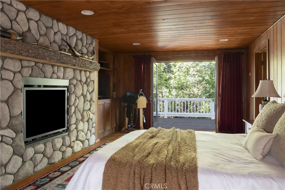 28819 North Shore Lake Arrowhead, CA 92352