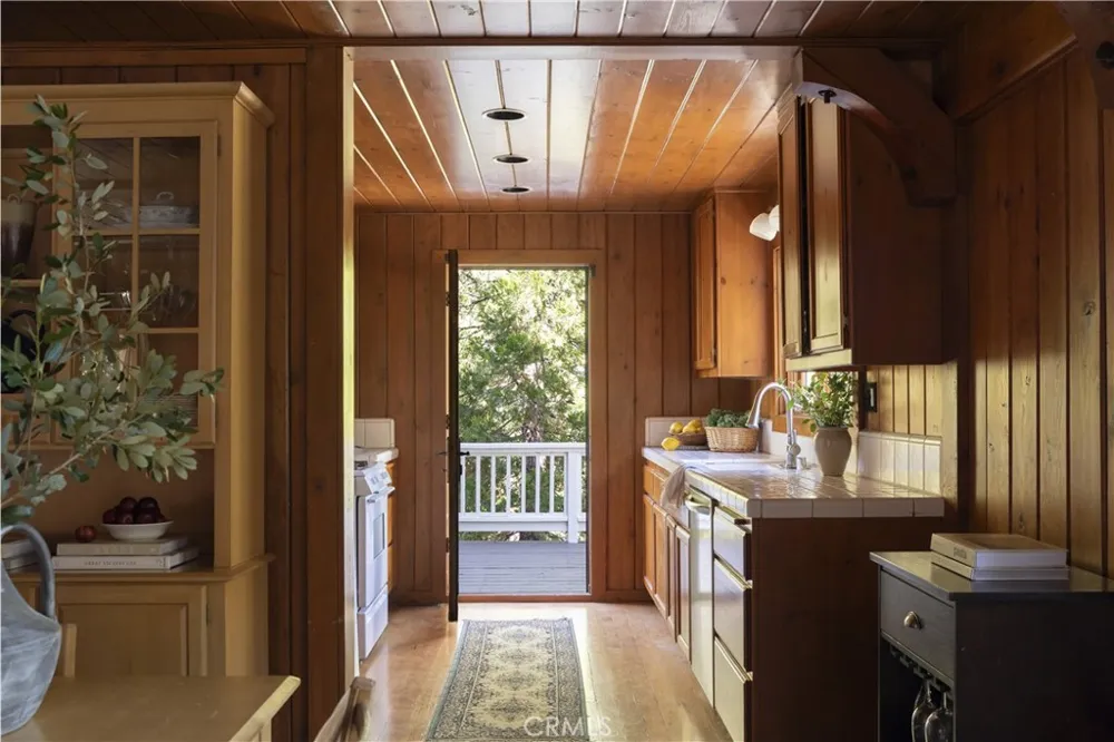 28819 North Shore Lake Arrowhead, CA 92352