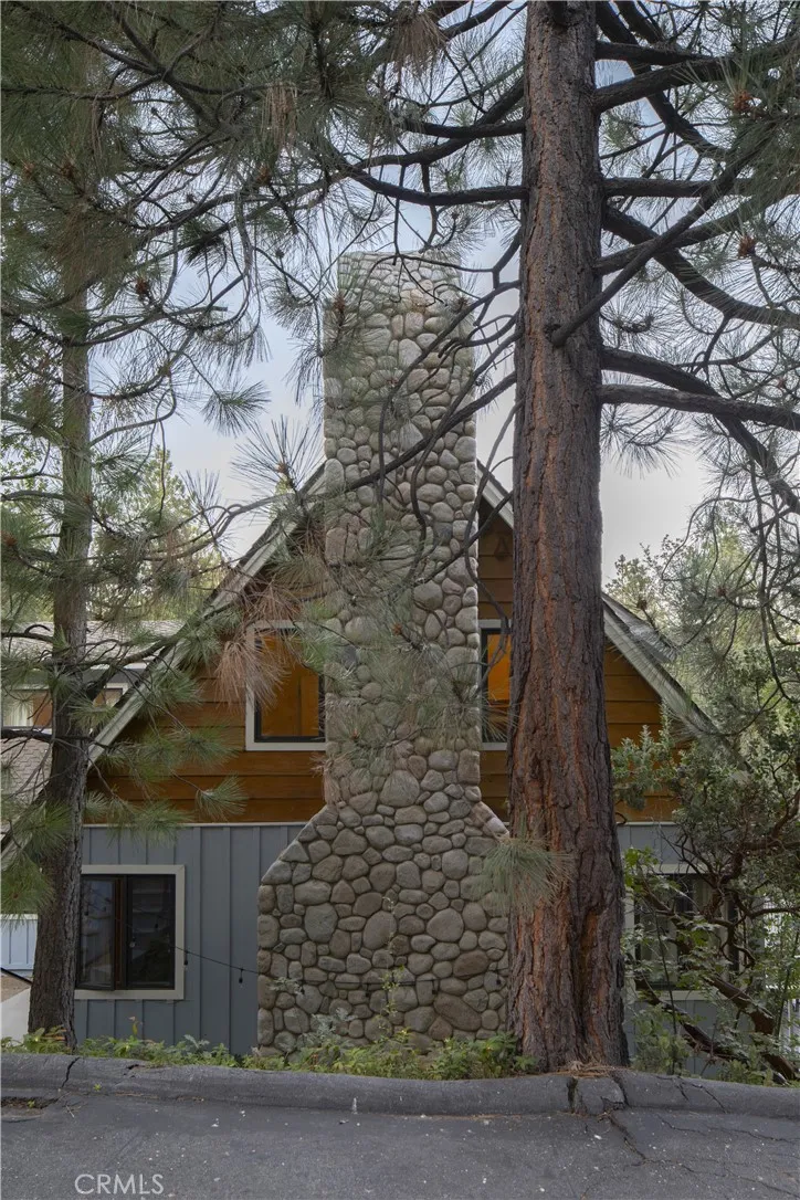 28819 North Shore Lake Arrowhead, CA 92352