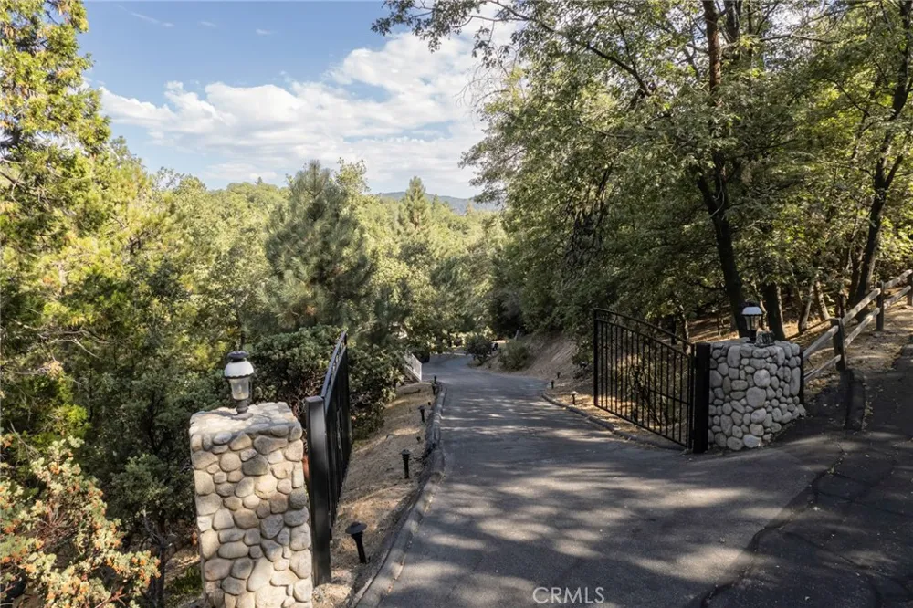 28819 North Shore Lake Arrowhead, CA 92352