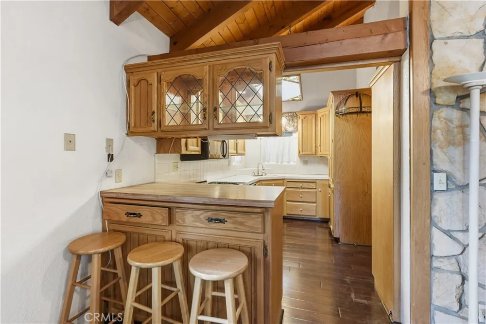 24036 Cresta Crestline, CA 92325