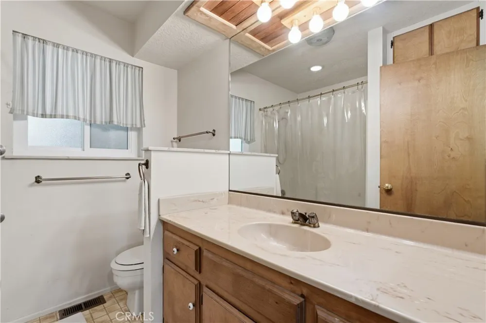 24036 Cresta Crestline, CA 92325