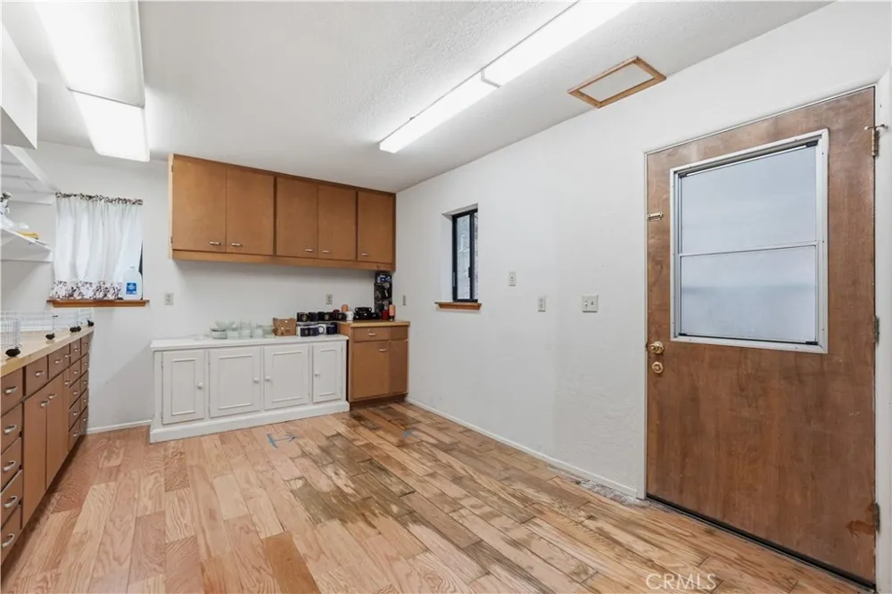 24036 Cresta Crestline, CA 92325