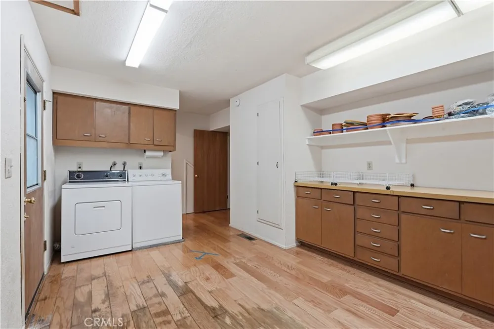 24036 Cresta Crestline, CA 92325