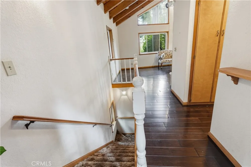 24036 Cresta Crestline, CA 92325