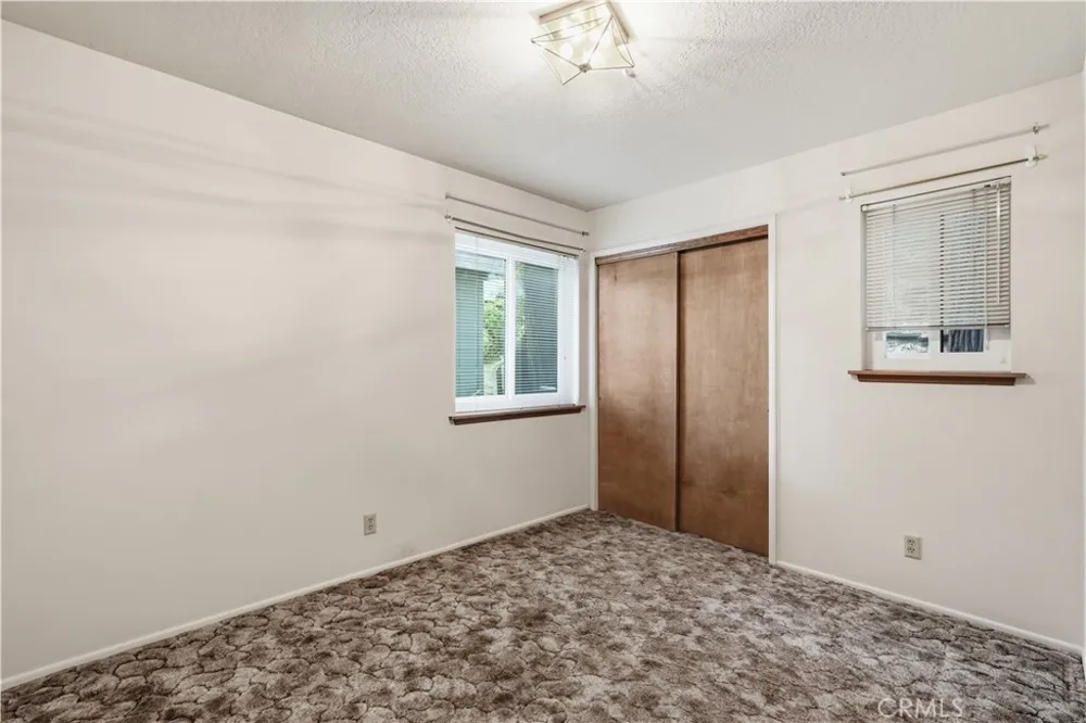 24036 Cresta Crestline, CA 92325