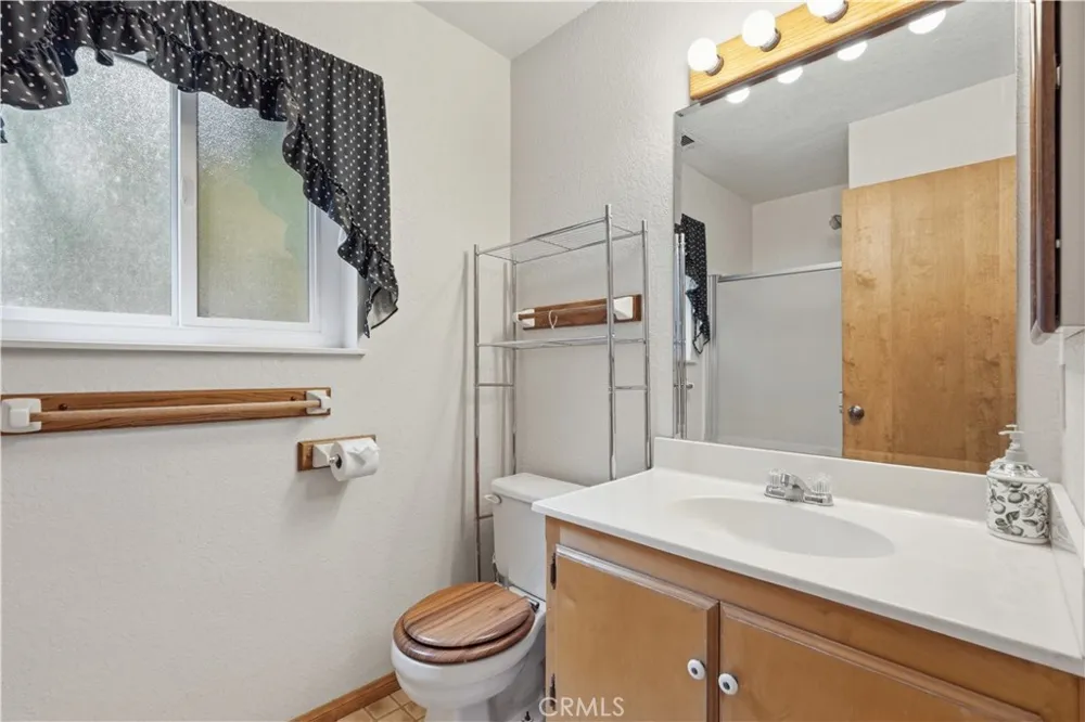 24036 Cresta Crestline, CA 92325