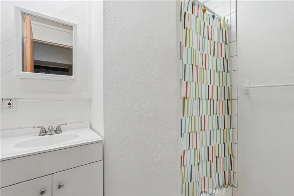 24036 Cresta Crestline, CA 92325