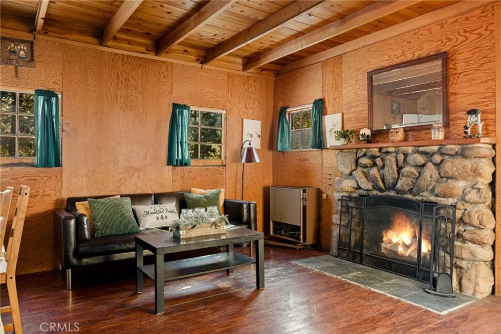2478 Elko Arrowbear, CA 92382