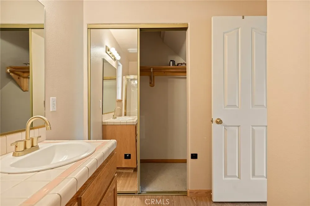1208 Aleutian Lake Arrowhead, CA 92352