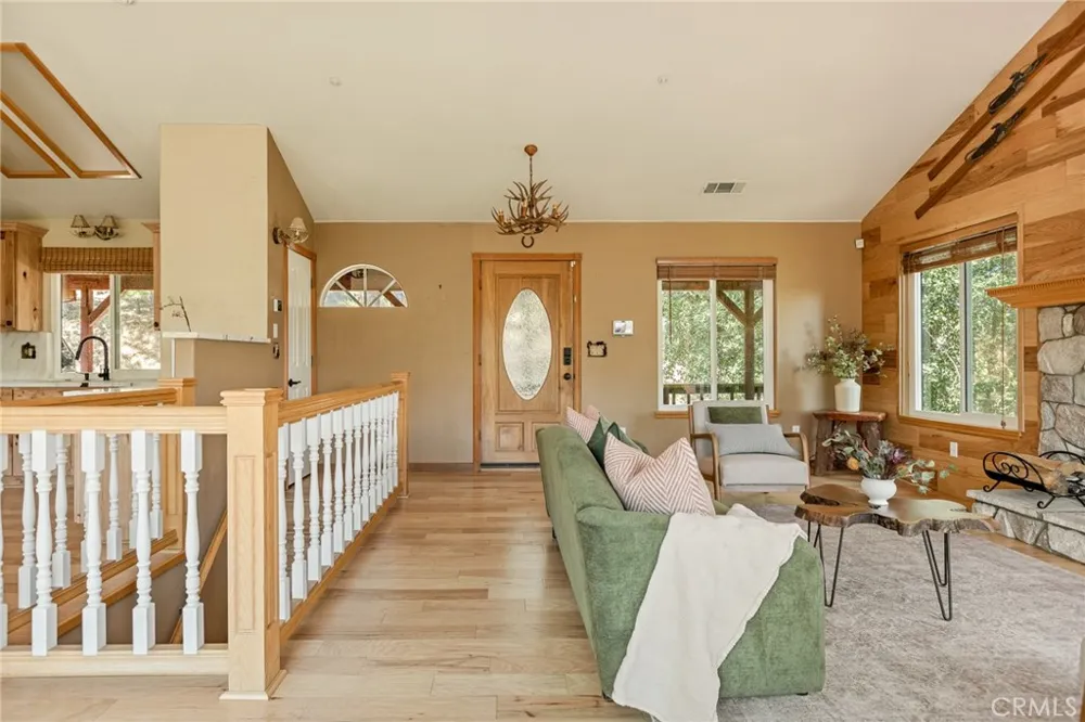 1208 Aleutian Lake Arrowhead, CA 92352