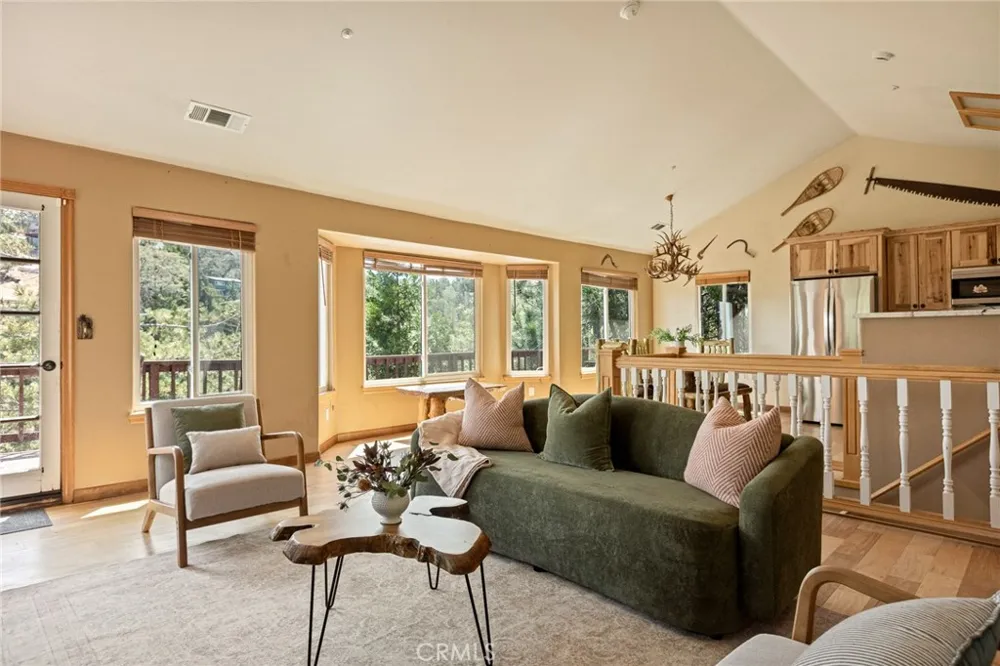 1208 Aleutian Lake Arrowhead, CA 92352