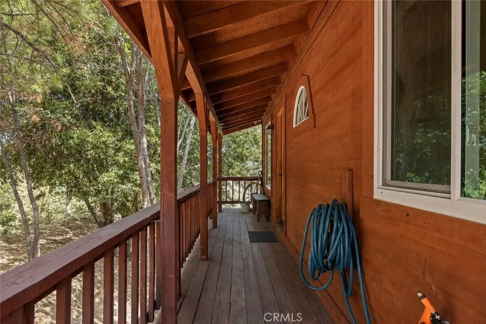 1208 Aleutian Lake Arrowhead, CA 92352
