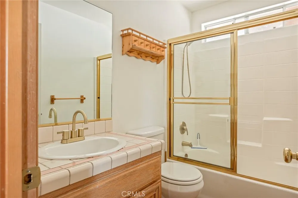 1208 Aleutian Lake Arrowhead, CA 92352