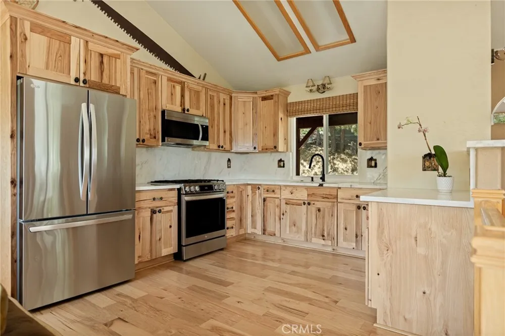 1208 Aleutian Lake Arrowhead, CA 92352