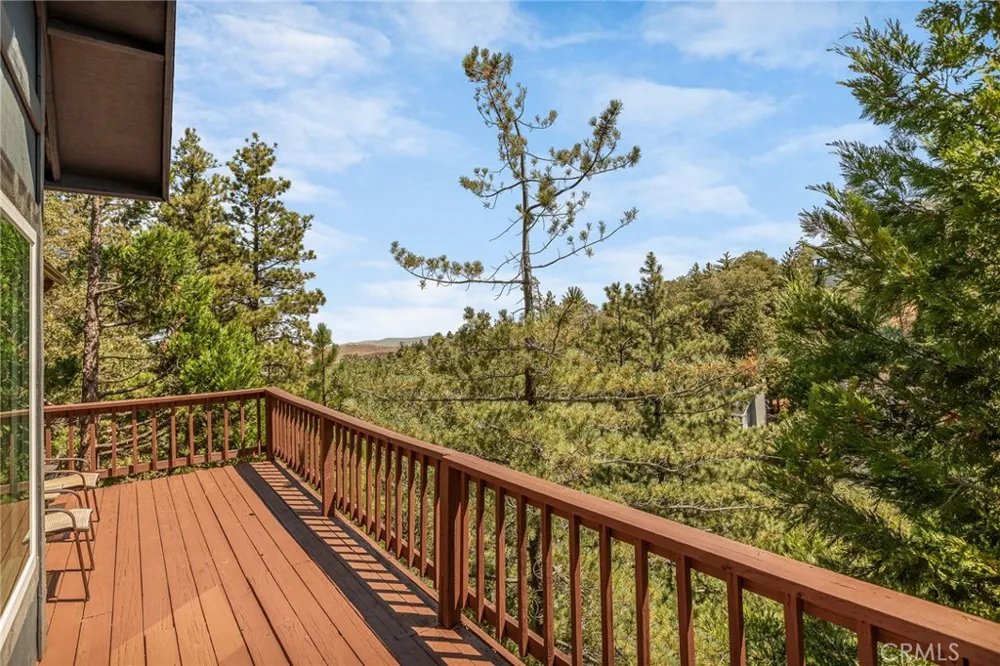 1208 Aleutian Lake Arrowhead, CA 92352