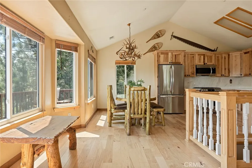 1208 Aleutian Lake Arrowhead, CA 92352
